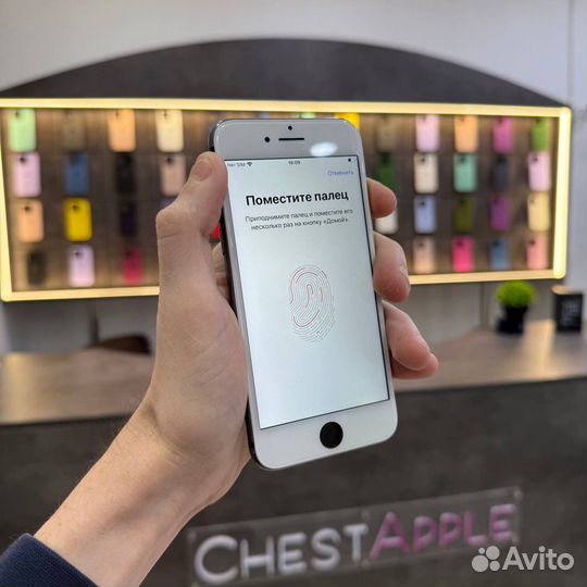iPhone 8, 64 ГБ