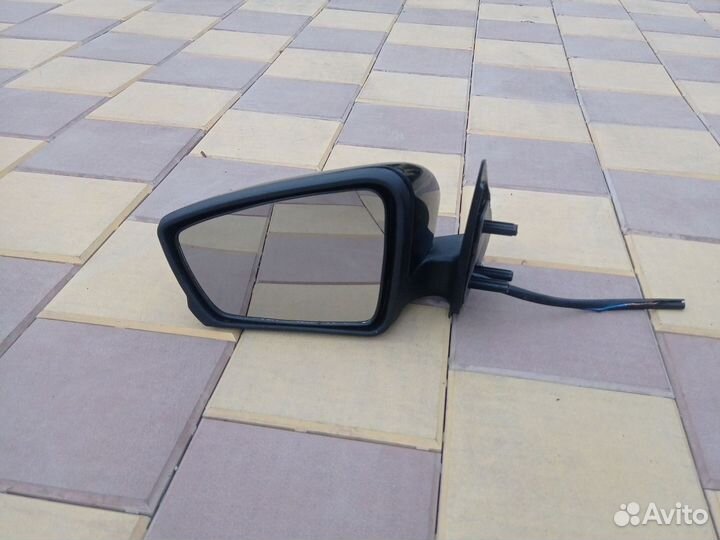 Зеркало заднего вида