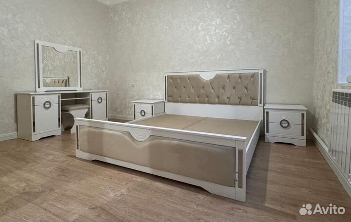 Спальный гарнитур новый