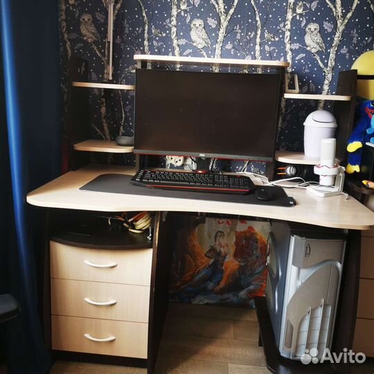 Компьютерный стол
