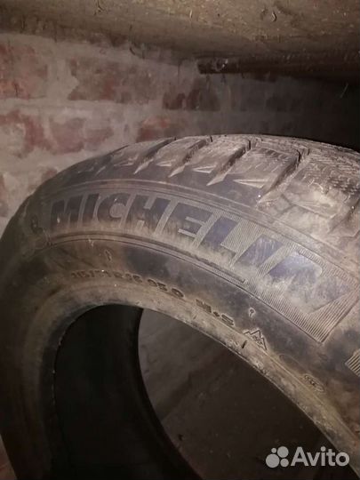 Michelin BibLoad Hard Surface 215/60 R16