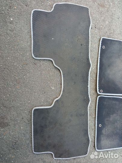 Автомобильные коврики б/у