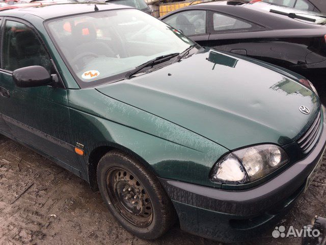 Разбор на запчасти Toyota Avensis 1