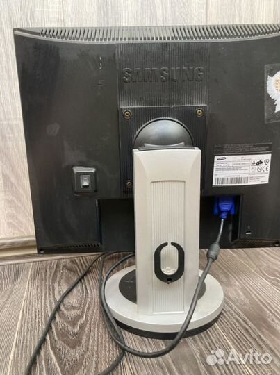 Монитор Samsung