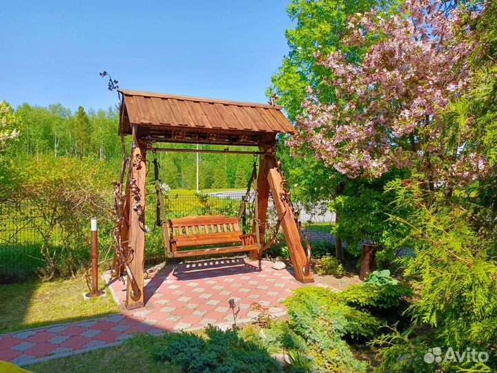 Садовые качели из дерева