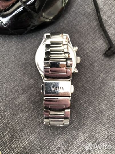Часы guess