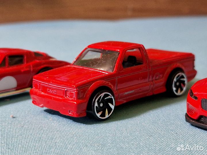 Hot wheels машинки 3 штуки