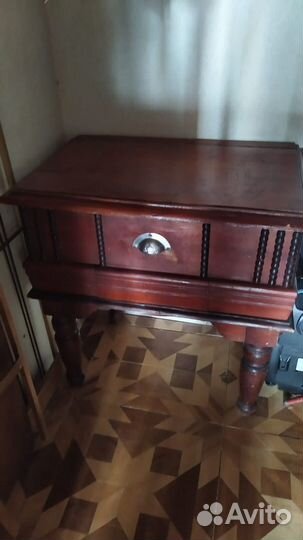 Старинная Тумбочка