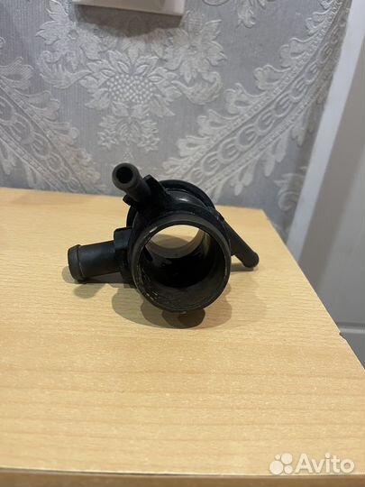 Тройник системы охлаждения range rover 3,6td