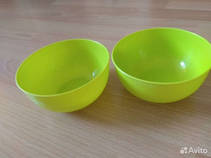 Новые Две пластиковые миски