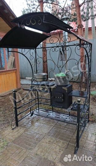 Кованные мангалы с крышей