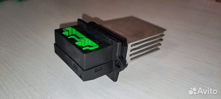 Терморегулятор отопителя Nissan с проводами