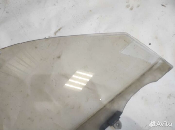 Стекло двери переднее правое toyota corona T190