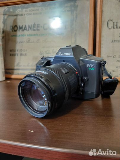 Пленочные фотоаппараты Nikon F80 и Canon EOS 600