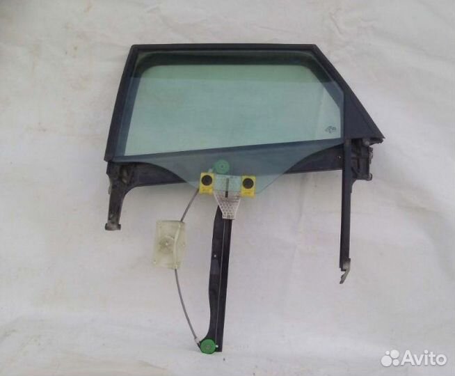 Стекло двери заднее левое Audi A4 B8 2007-2015