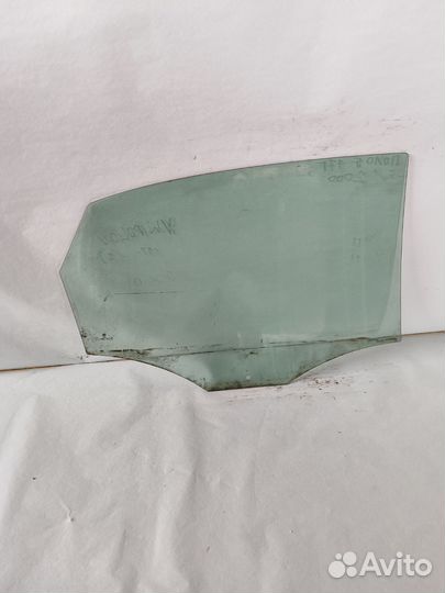 Стекло задней левой двери Volkswagen Polo 5