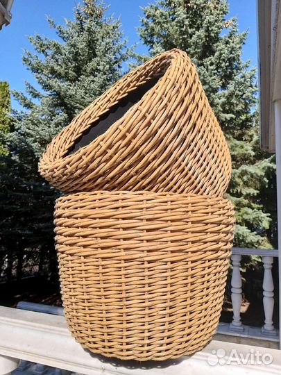 Кашпо из искусственного ротанга