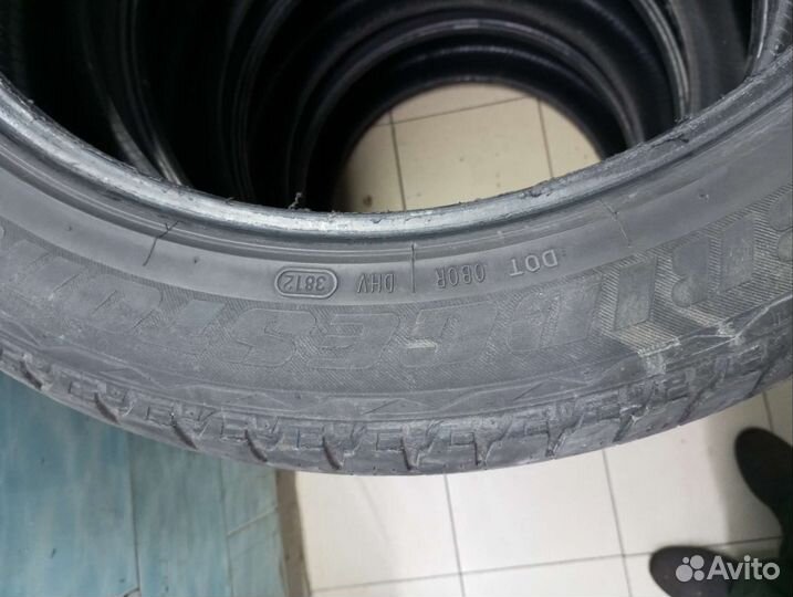 Bridgestone Dueler H/L Alenza 285/45 R22