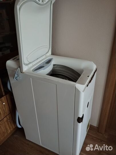 Стиральная машина с вертикальной загрузкой