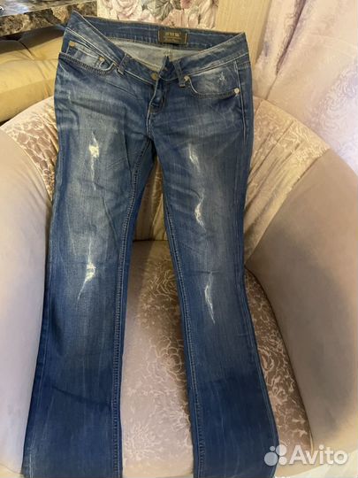 Джинсы
