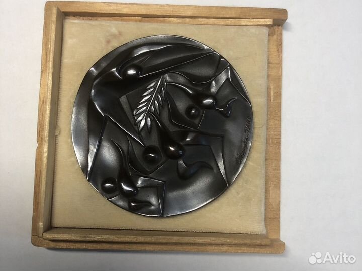 Памятная медаль xviii Олимпиады в Токио