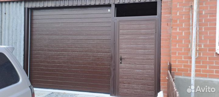 Секционные гаражные ворота Alutech