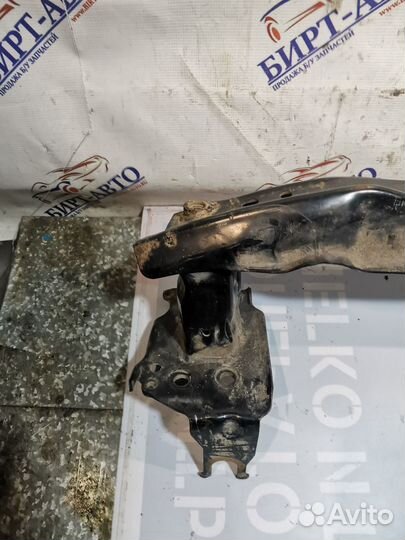 Усилитель переднего бампера Volkswagen Touareg I рестайлинг (2006—2010)