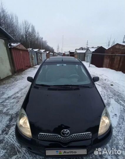 Toyota Yaris 1.0 МТ, 1999, битый, 250 000 км