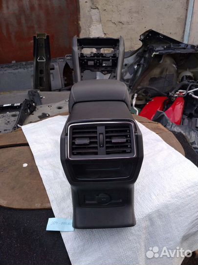 Подлокотник с центральной консолью Шкода Кодиак