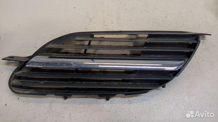 Решетка радиатора Nissan Almera Tino, 2005