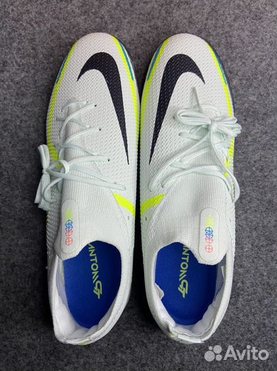 Футбольные бутсы nike phantom