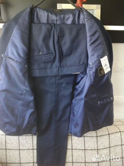 Новый костюм 46-48р