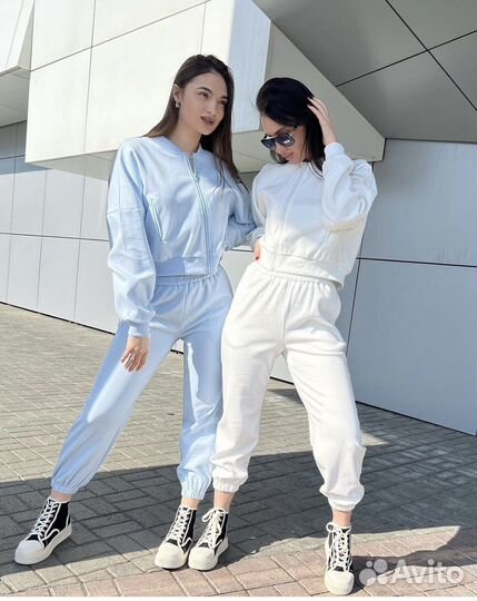 Костюм спортивный