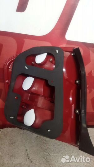 Фонарь задний правый Kia Cerato 1 поколение -06