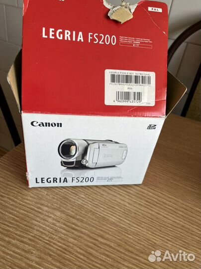 Видеокамера канон FS 200