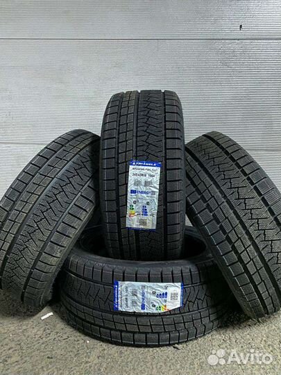 Triangle PL02 255/45 R20 105