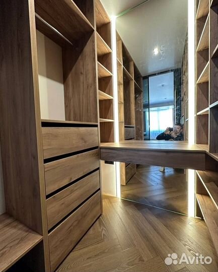 Гардеробная комната со сборкой