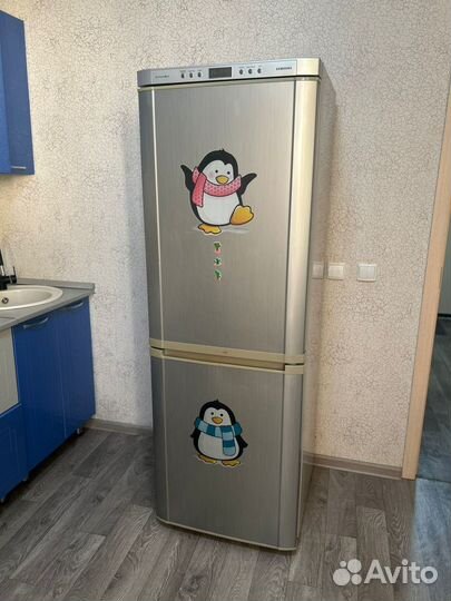 Холодильник Samsung