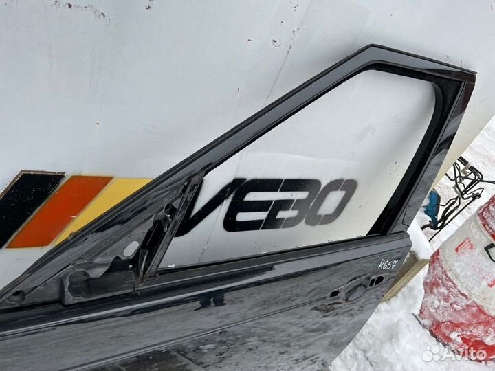 Дверь голая передняя левая Land Rover Discovery 5