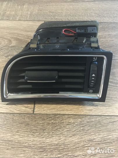 Дефлектор воздушный левый