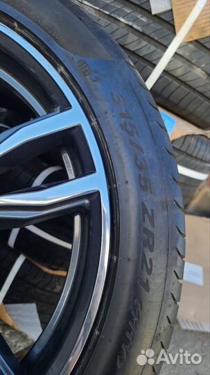 Pirelli P Zero 315/35 R21