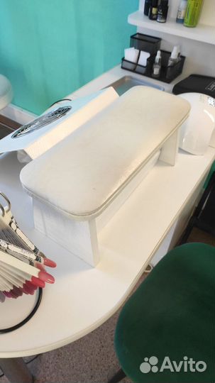 Маникюрный стол