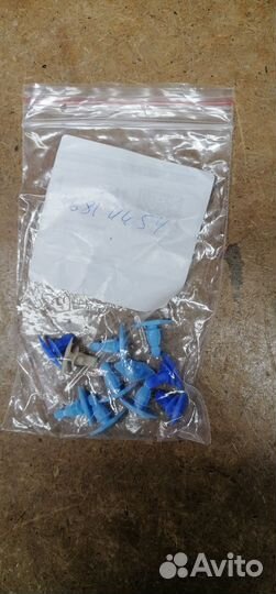 Фиксатор уплотнителя двери 94530409 General Motors