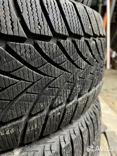 Goodyear UltraGrip Ice 2 235/55 R17 103T