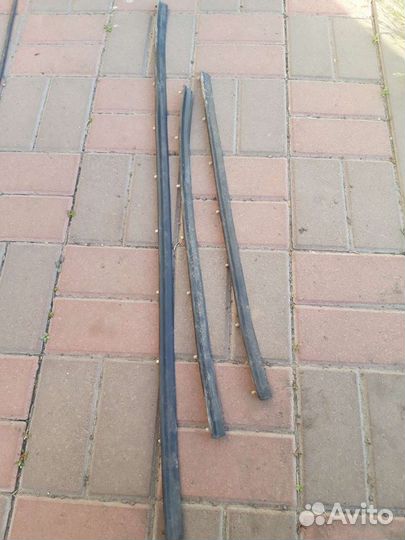 Уплотнитель низа дверей BMW E39