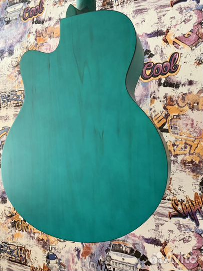 Акустическая гитара