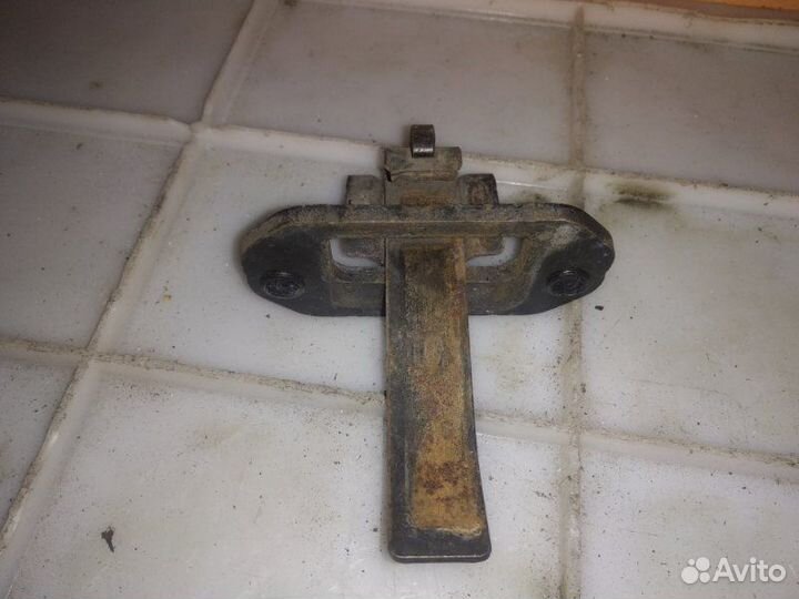 Ограничитель двери Volkswagen Caddy 2KB BSU 2008