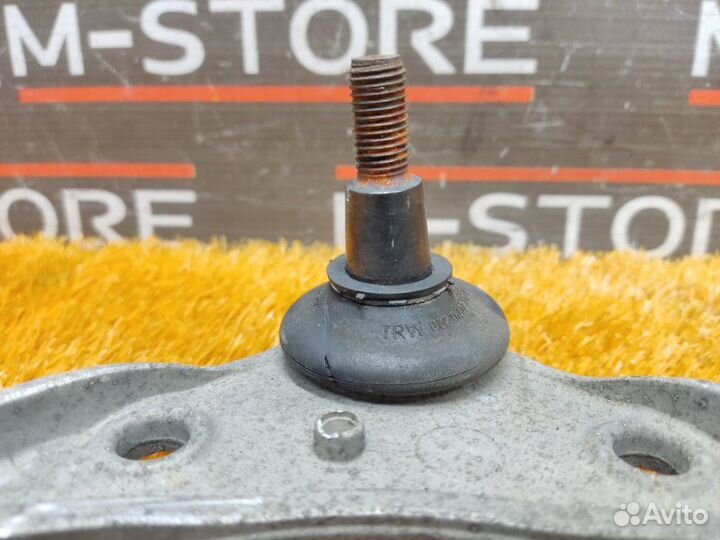 Рычаг подвески верхний передний левый Volkswagen