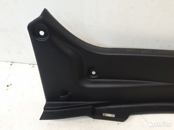 Накладка замка багажника Toyota Camry V70 2018