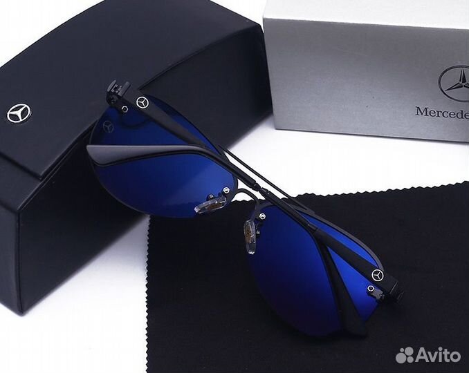 Очки Mercedes с футляром